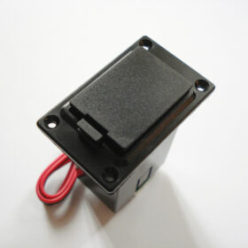 Batteriefach PVC - vertikal schwarz mit Anschlussclip