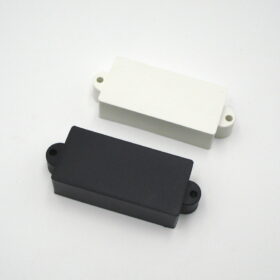 Pickupkappe - P-Bass geschlossen - schwarz / weiß