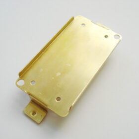 Unterboden No-Hole - Humbucker Baseplate Brass - For Blade Bobbins
